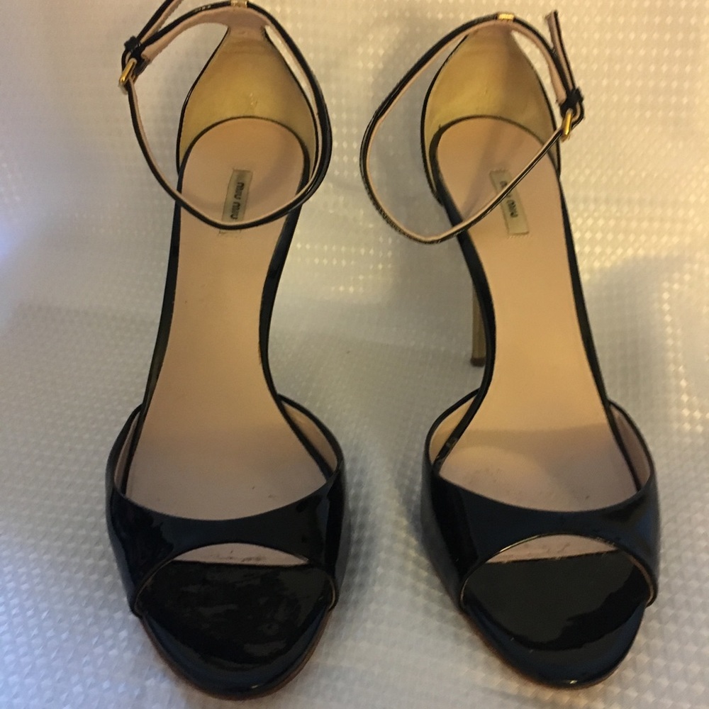 Miu Miu black patent leather open toe sandals